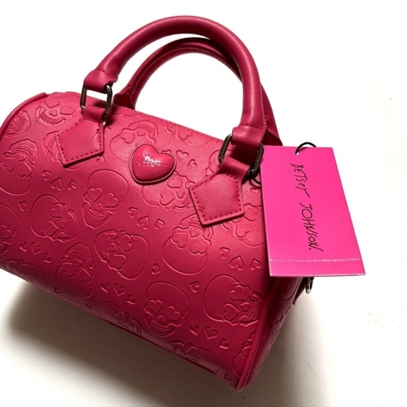 NWT Original BETSEY JOHNSON Embossed Skull Barrel Satchel Crossbody Bag Pink - Picture 2 of 4